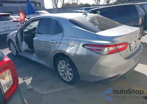 2019 Toyota Camry Le z USA, uszkodzony, nr VIN 4T1B11HK3KU260143